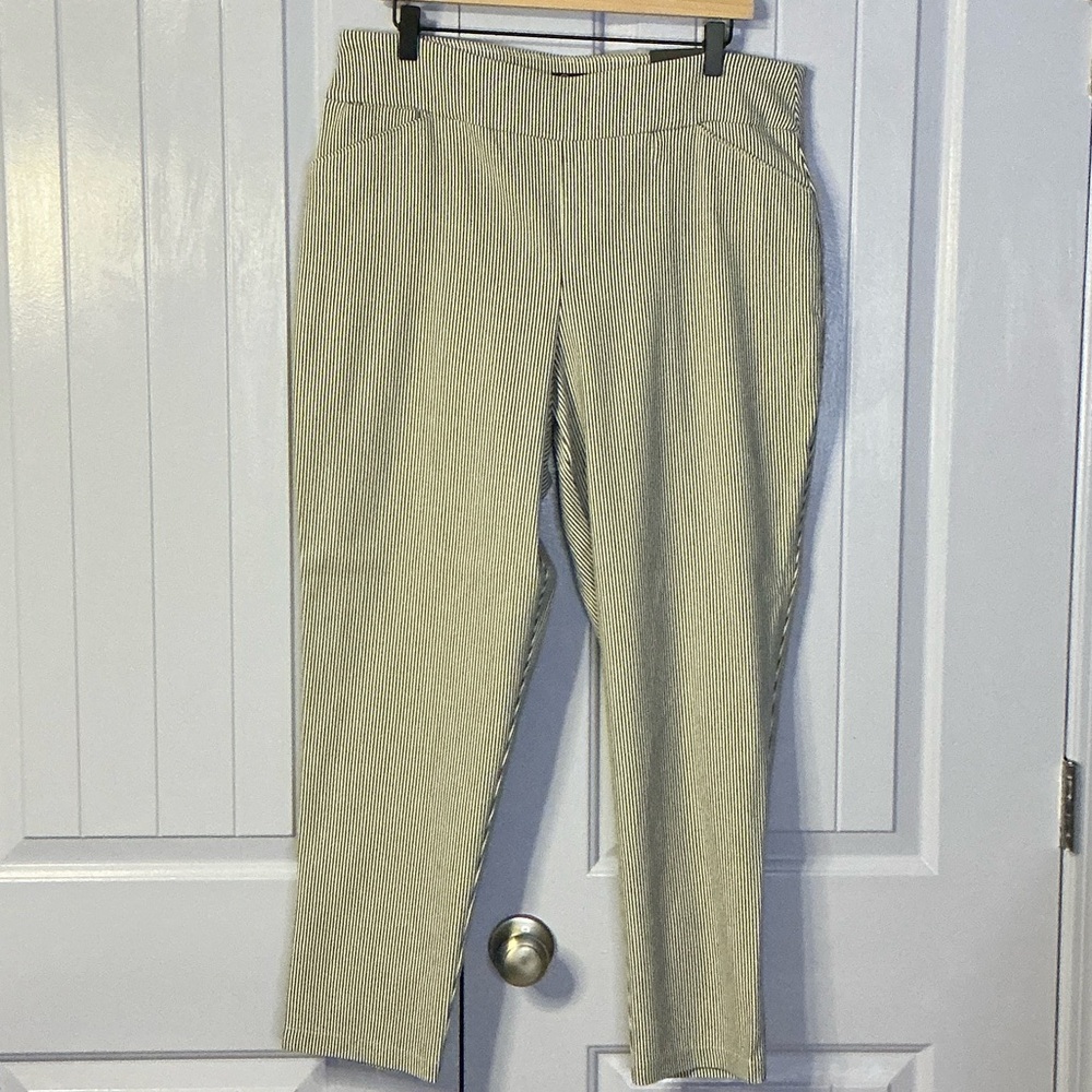 Versona Modern Skinny Fit Black and White Pinstripe Pants ~ Size 18 ~ NWT